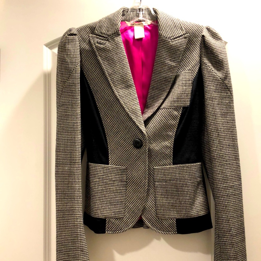 Diane Von Furstenberg hounds tooth adorable blazer with jeans size 0